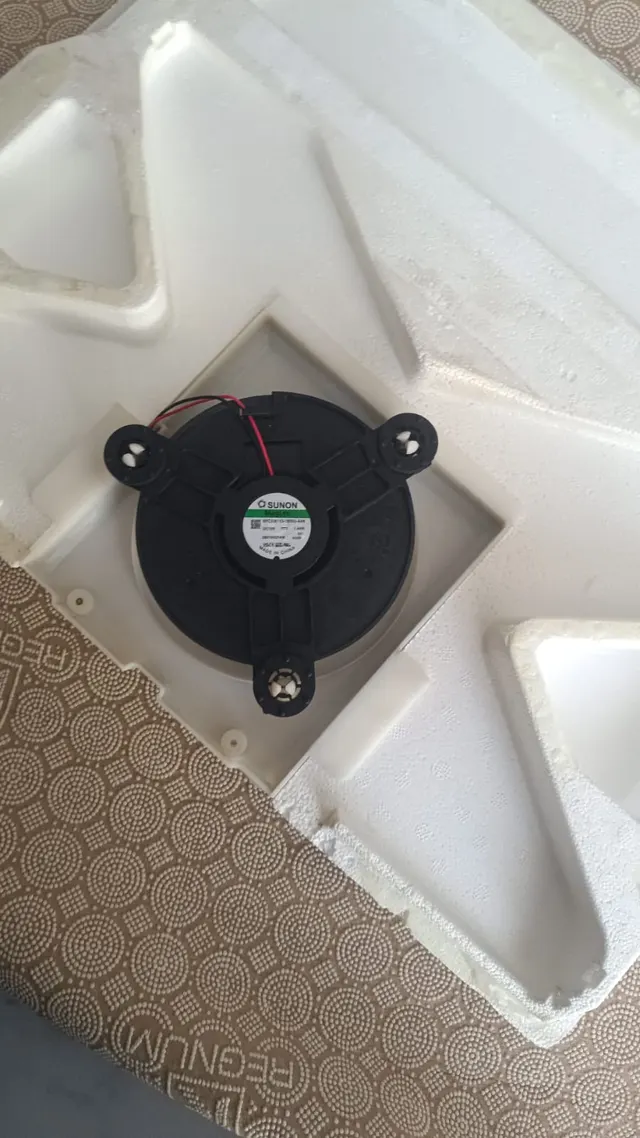 Arıza yapan buzdolabı fanının sesi